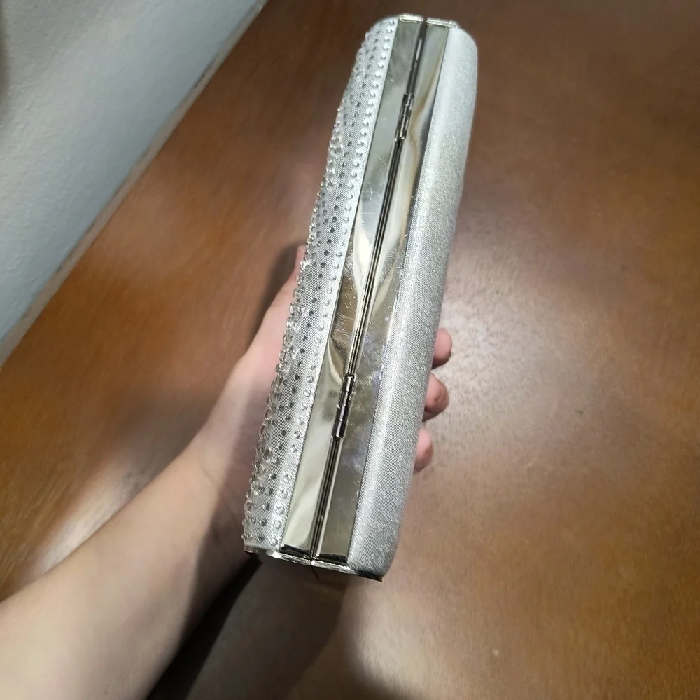 Silver sparkle formal clasped clutch purse